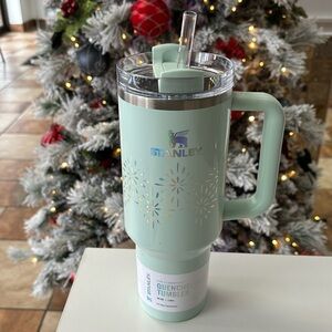 BNWT 40oz STANLEY 2024 Holiday Tumbler with straw cap in seaglass gloss